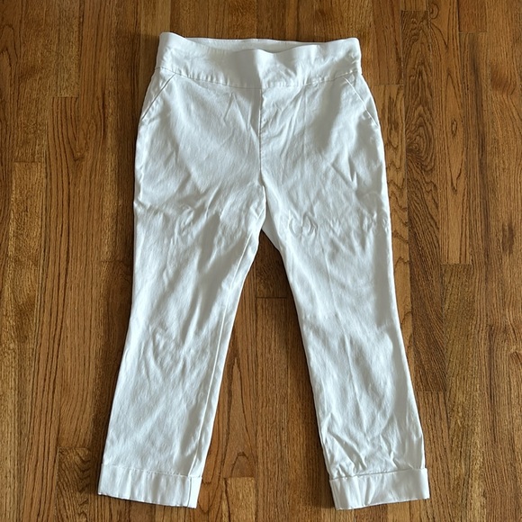 Whitney High-Waisted Pull-On Slim-Leg Capri Pant - White New York & Co - Picture 5 of 9